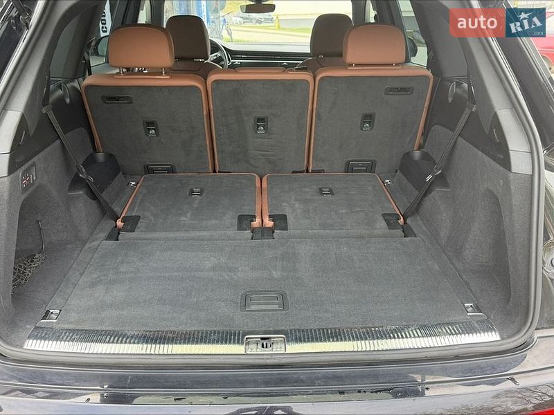 Позашляховик / Кросовер Audi Q7 2020 в Новояворівську