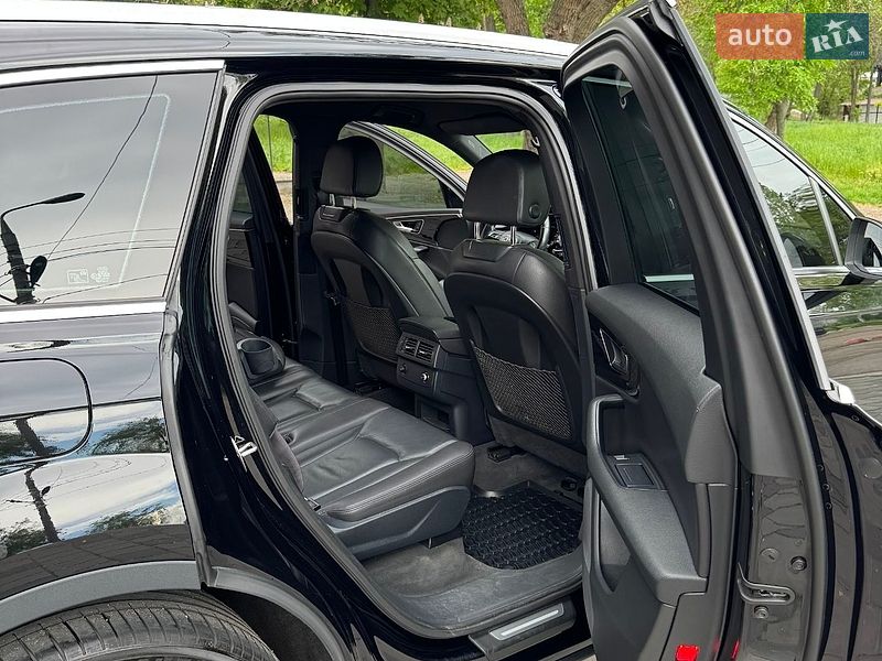 Позашляховик / Кросовер Audi Q7 2015 в Запоріжжі