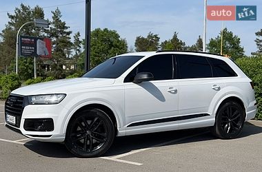 Внедорожник / Кроссовер Audi Q7 2016 в Киеве