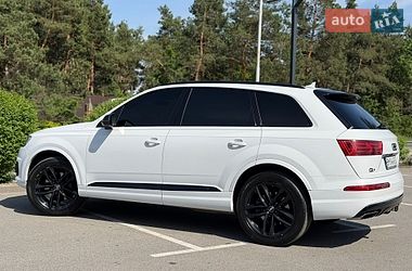 Внедорожник / Кроссовер Audi Q7 2016 в Киеве