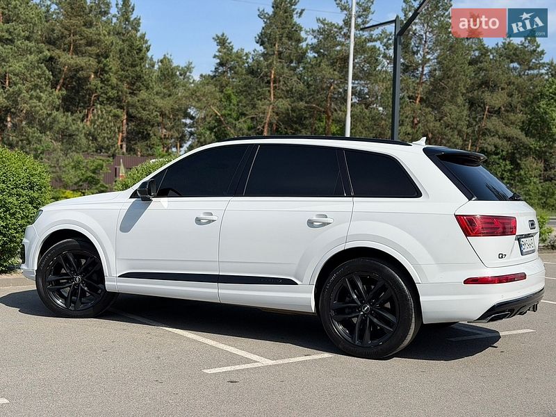 Внедорожник / Кроссовер Audi Q7 2016 в Киеве