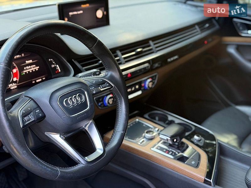 Внедорожник / Кроссовер Audi Q7 2016 в Киеве
