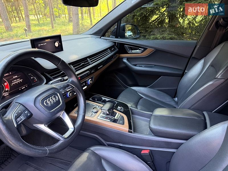 Внедорожник / Кроссовер Audi Q7 2016 в Киеве