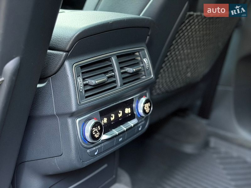 Внедорожник / Кроссовер Audi Q7 2016 в Киеве