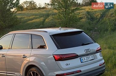 Позашляховик / Кросовер Audi Q7 2020 в Києві