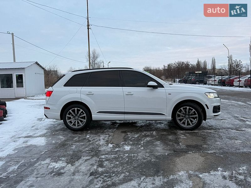 Позашляховик / Кросовер Audi Q7 2016 в Кременчуці