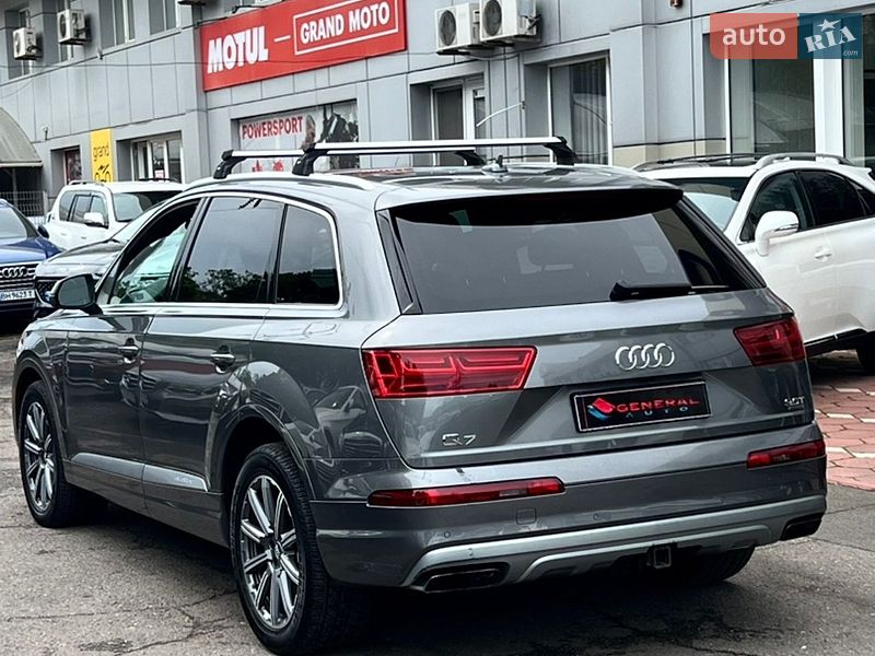 Позашляховик / Кросовер Audi Q7 2017 в Одесі