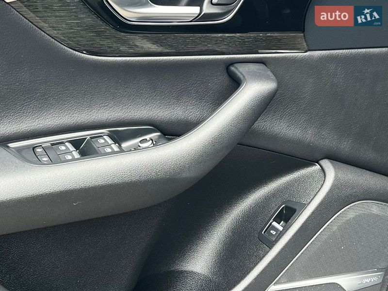 Позашляховик / Кросовер Audi Q7 2017 в Одесі