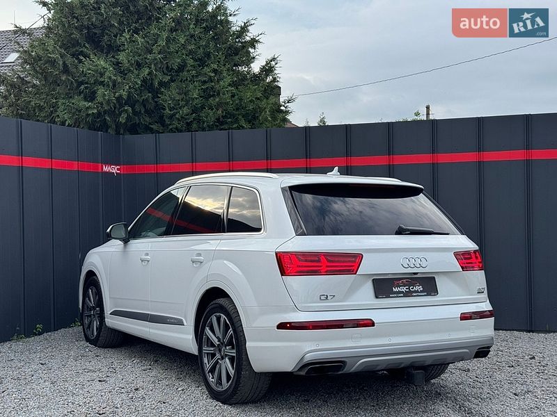 Внедорожник / Кроссовер Audi Q7 2016 в Луцке
