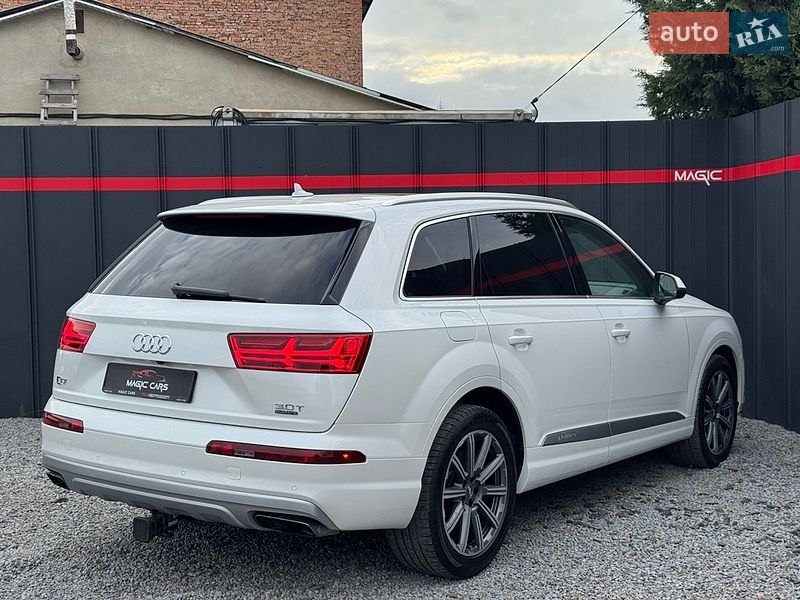 Внедорожник / Кроссовер Audi Q7 2016 в Луцке