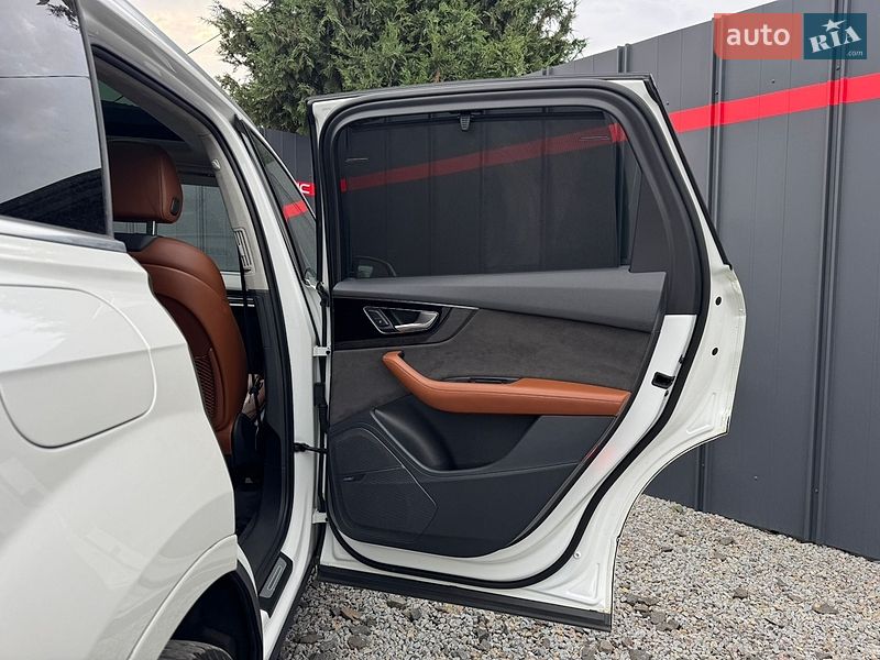 Внедорожник / Кроссовер Audi Q7 2016 в Луцке