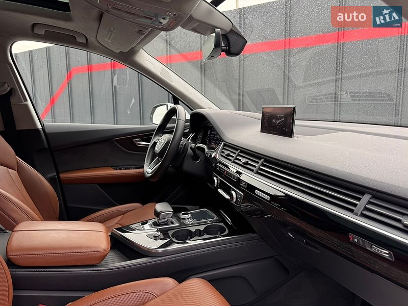 Внедорожник / Кроссовер Audi Q7 2016 в Луцке