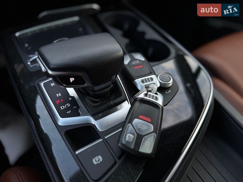 Внедорожник / Кроссовер Audi Q7 2016 в Луцке