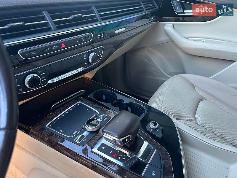 Внедорожник / Кроссовер Audi Q7 2016 в Сарнах