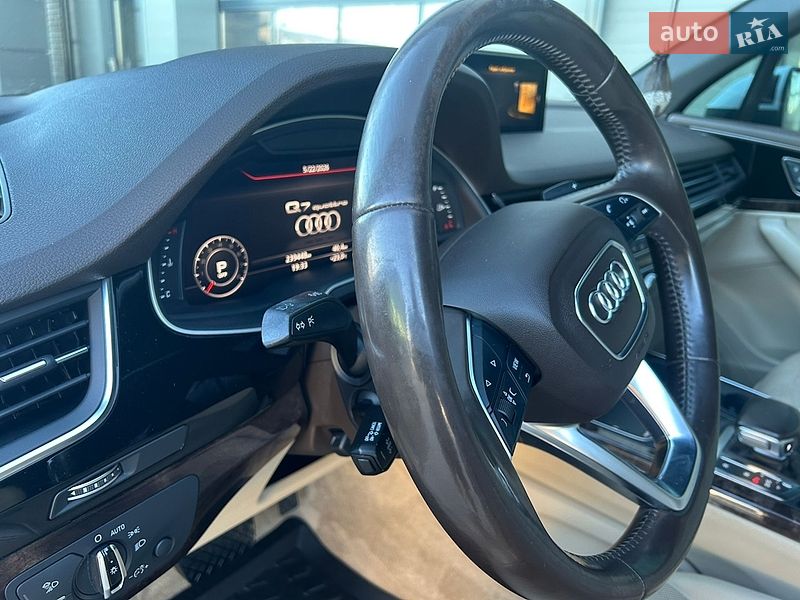 Внедорожник / Кроссовер Audi Q7 2016 в Сарнах