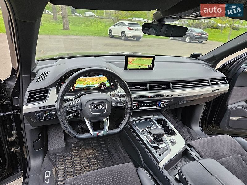Внедорожник / Кроссовер Audi Q7 2015 в Киеве