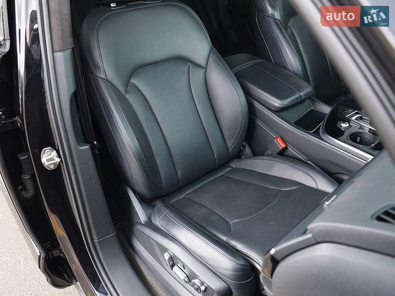 Внедорожник / Кроссовер Audi Q7 2015 в Киеве