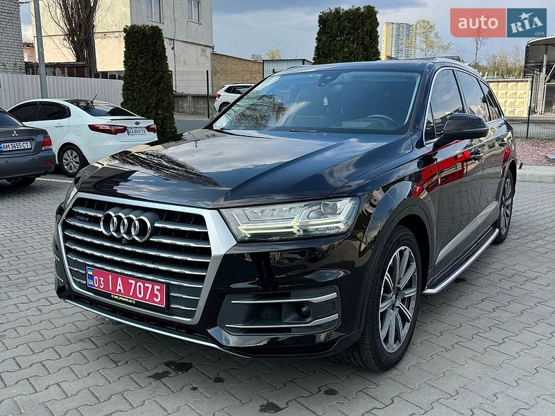 Позашляховик / Кросовер Audi Q7 2017 в Києві