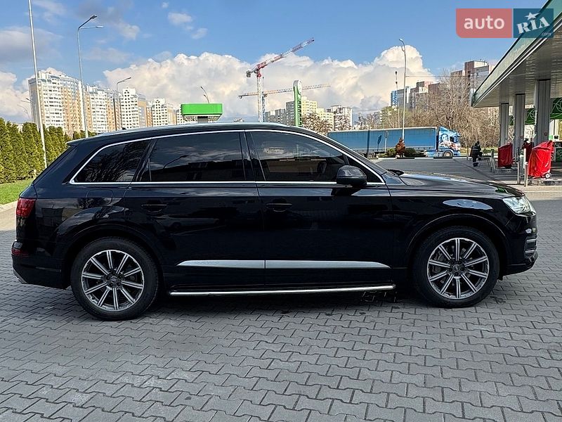 Позашляховик / Кросовер Audi Q7 2017 в Києві