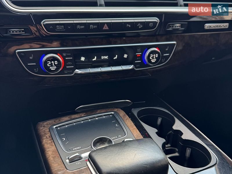 Позашляховик / Кросовер Audi Q7 2017 в Києві