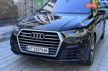 Позашляховик / Кросовер Audi Q7 2017 в Рівному
