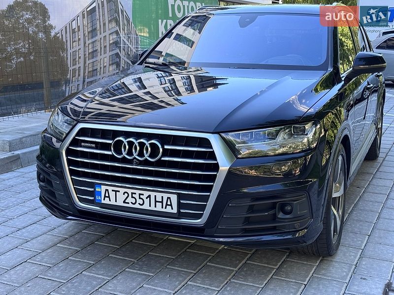 Позашляховик / Кросовер Audi Q7 2017 в Рівному