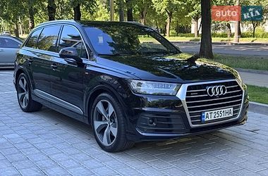 Внедорожник / Кроссовер Audi Q7 2017 в Ровно