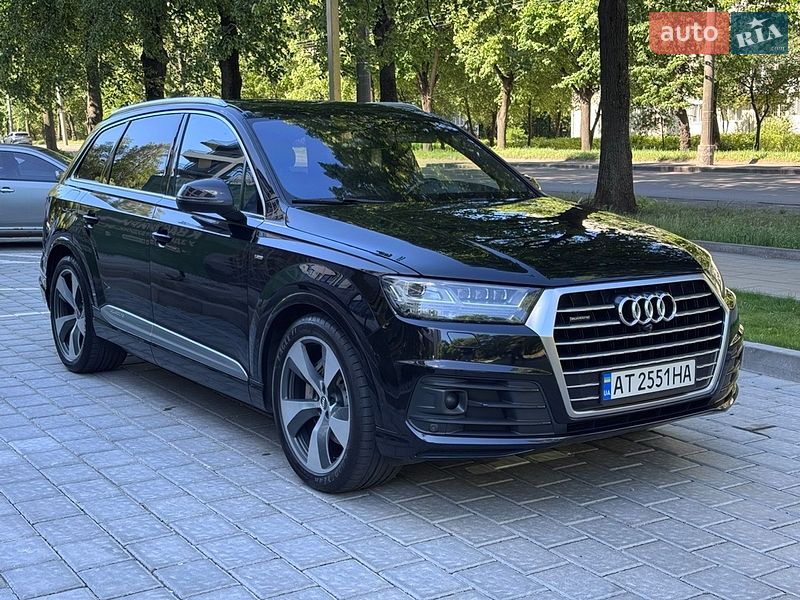 Внедорожник / Кроссовер Audi Q7 2017 в Ровно