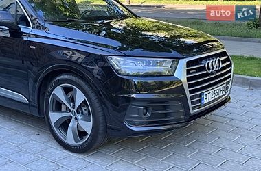 Внедорожник / Кроссовер Audi Q7 2017 в Ровно