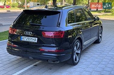 Внедорожник / Кроссовер Audi Q7 2017 в Ровно