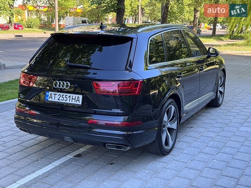 Внедорожник / Кроссовер Audi Q7 2017 в Ровно