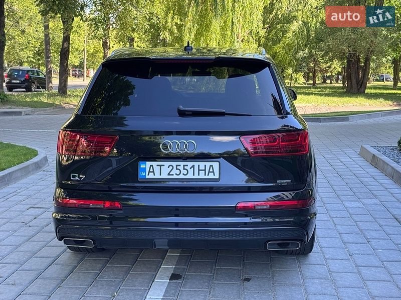 Внедорожник / Кроссовер Audi Q7 2017 в Ровно