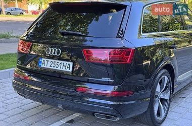 Позашляховик / Кросовер Audi Q7 2017 в Рівному