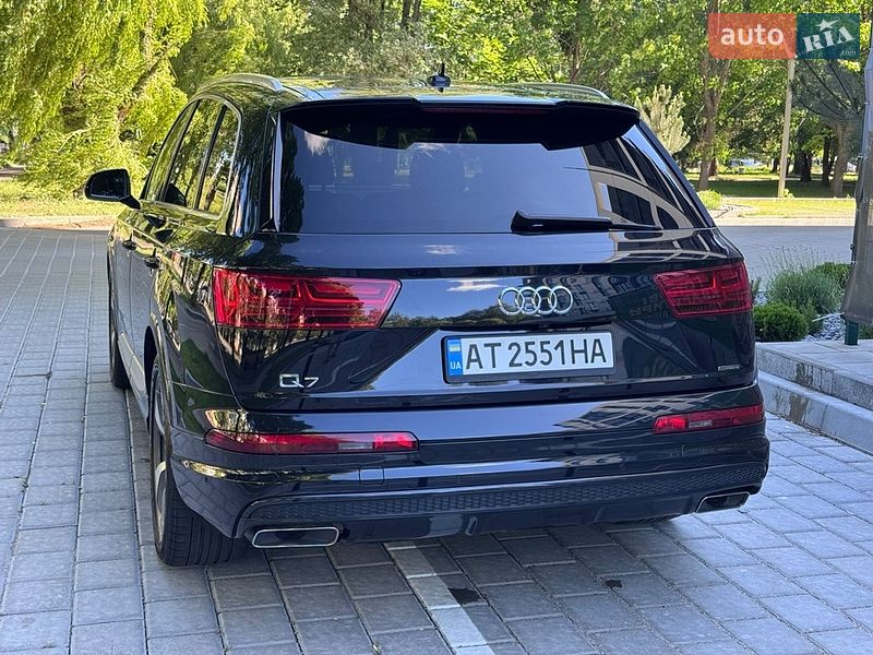 Внедорожник / Кроссовер Audi Q7 2017 в Ровно