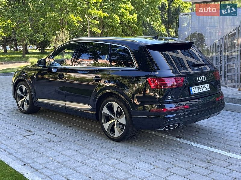 Внедорожник / Кроссовер Audi Q7 2017 в Ровно