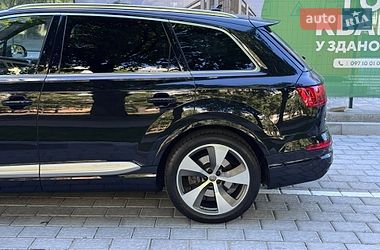 Внедорожник / Кроссовер Audi Q7 2017 в Ровно
