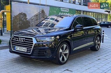 Внедорожник / Кроссовер Audi Q7 2017 в Ровно