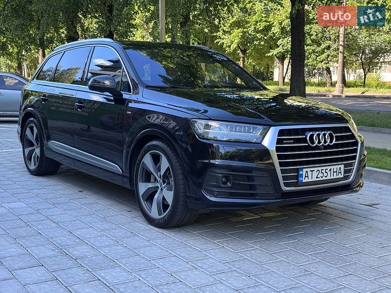 Внедорожник / Кроссовер Audi Q7 2017 в Ровно