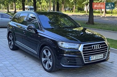 Внедорожник / Кроссовер Audi Q7 2017 в Ровно