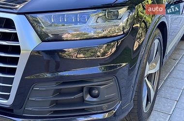 Внедорожник / Кроссовер Audi Q7 2017 в Ровно