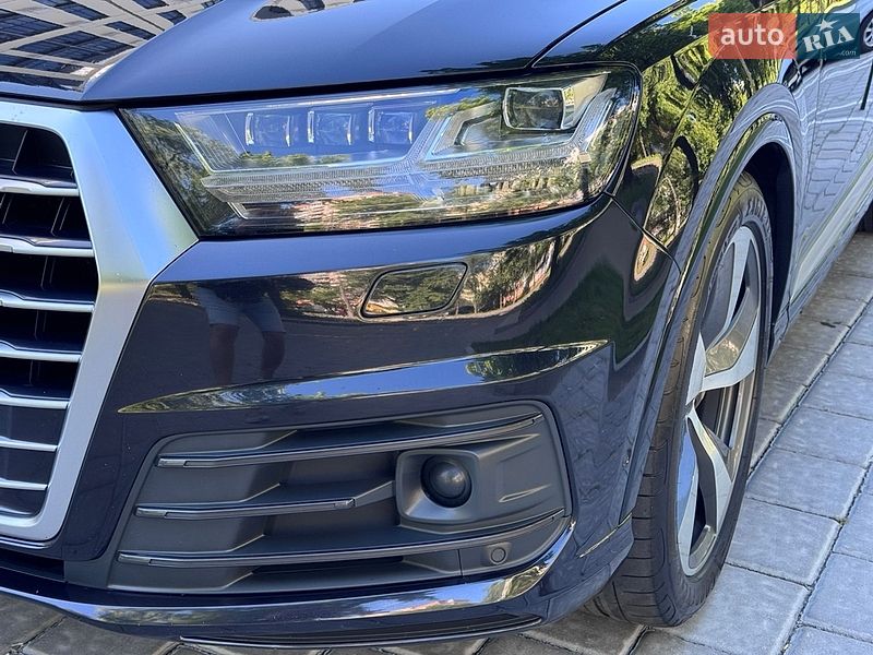 Внедорожник / Кроссовер Audi Q7 2017 в Ровно