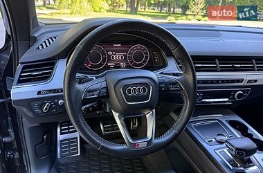 Внедорожник / Кроссовер Audi Q7 2017 в Ровно