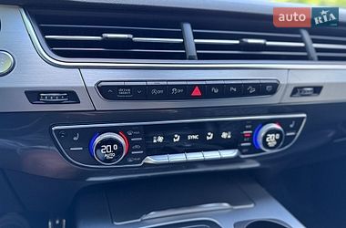 Позашляховик / Кросовер Audi Q7 2017 в Рівному