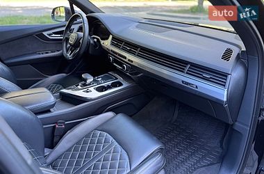 Внедорожник / Кроссовер Audi Q7 2017 в Ровно