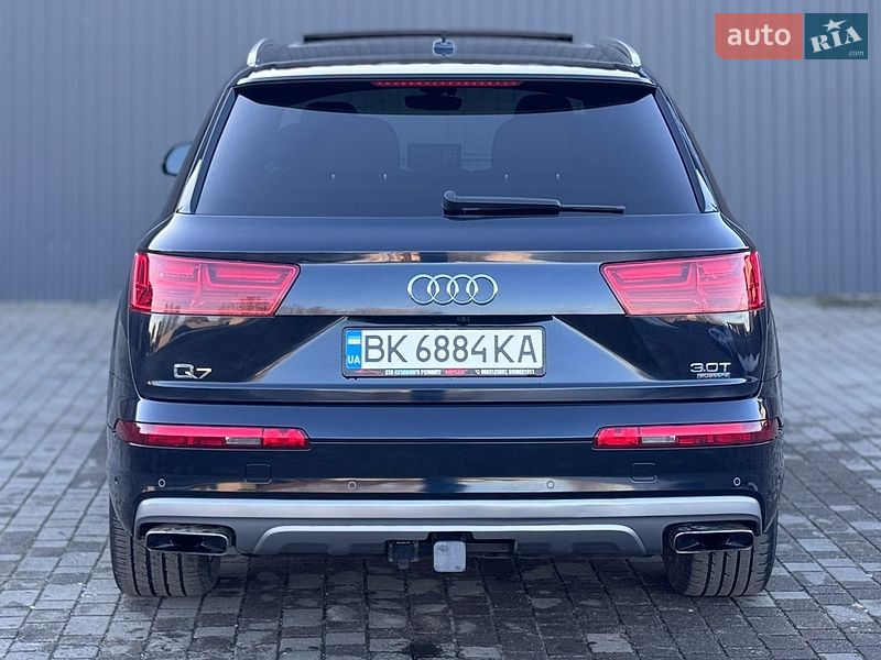 Позашляховик / Кросовер Audi Q7 2016 в Сарнах
