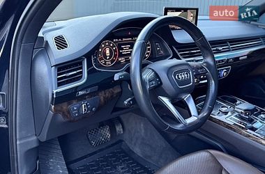Позашляховик / Кросовер Audi Q7 2016 в Сарнах