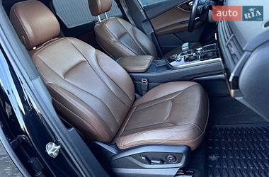 Позашляховик / Кросовер Audi Q7 2016 в Сарнах