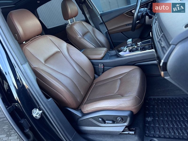 Позашляховик / Кросовер Audi Q7 2016 в Сарнах