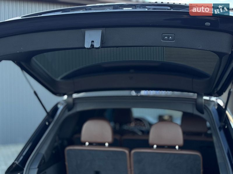 Позашляховик / Кросовер Audi Q7 2016 в Сарнах