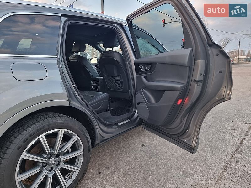 Позашляховик / Кросовер Audi Q7 2017 в Києві фото 31 Позашляховик / Кросовер Audi Q7 2017 в Києві